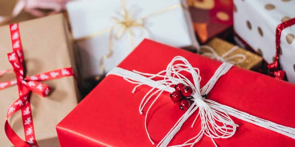 15 Christmas Gift Ideas Under 20 For Almost Everyone On Your List
