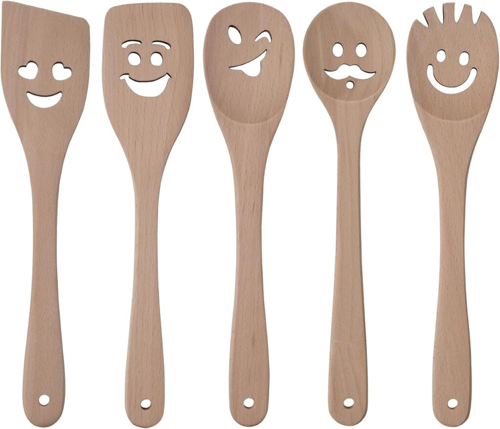 Fun Christmas gift ideas: Wooden face spatula set