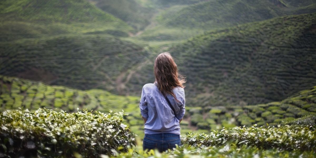 Encouraging Bible verses about loneliness (perfect for moms!)